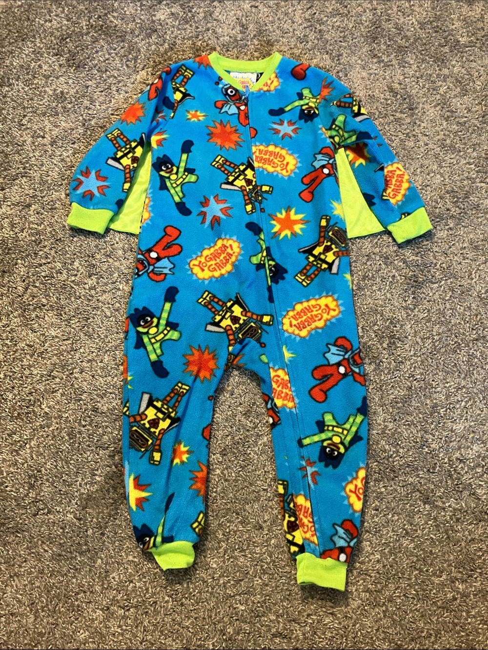 2012 Yo Gabba Gabba! Kids One-Piece Pajamas with removable cape size 3T